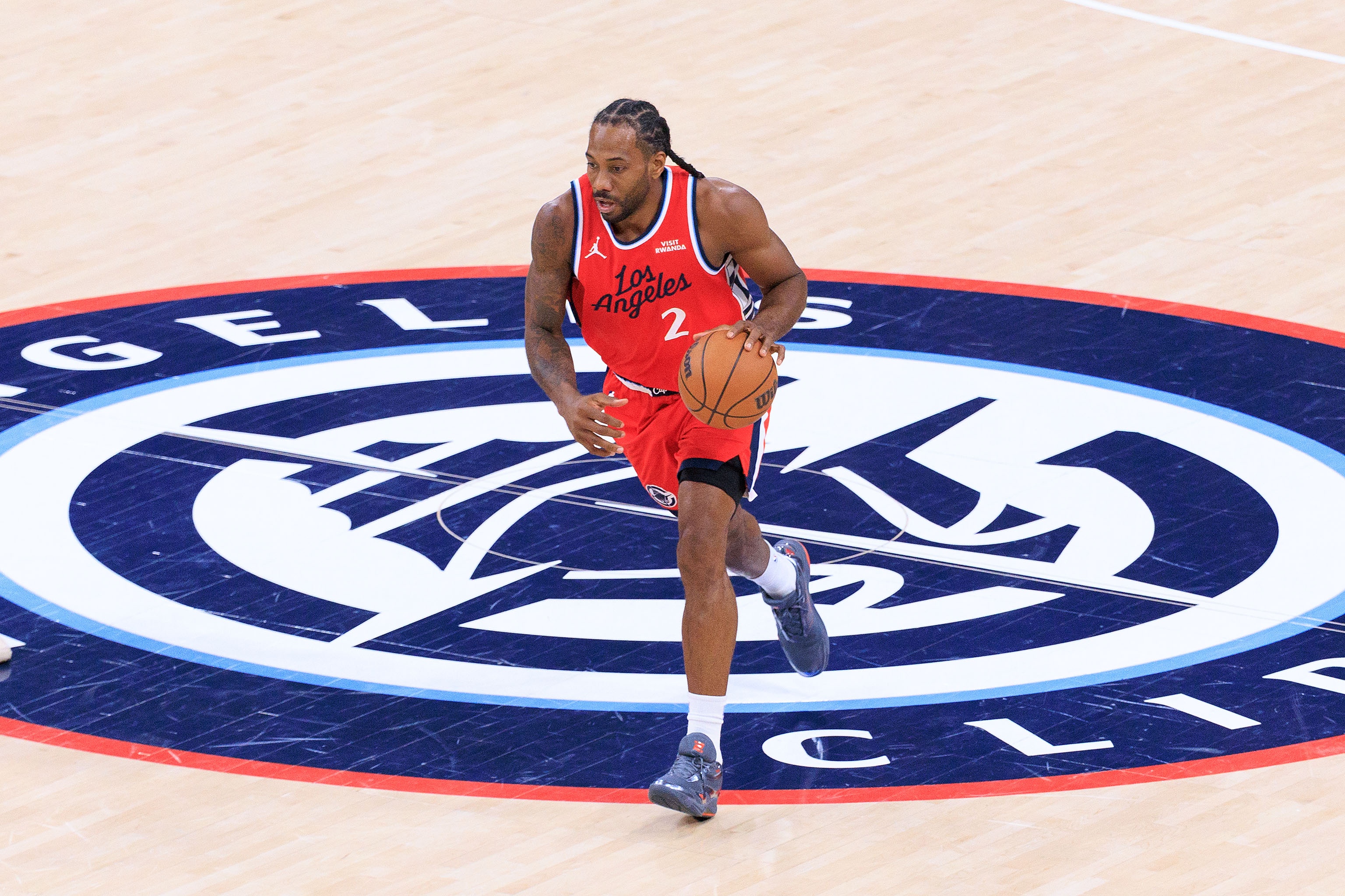 BetVictor伟德官网-机器人稳！伦纳德个人生涯连续第55次砍20+ 继续刷新生涯纪录