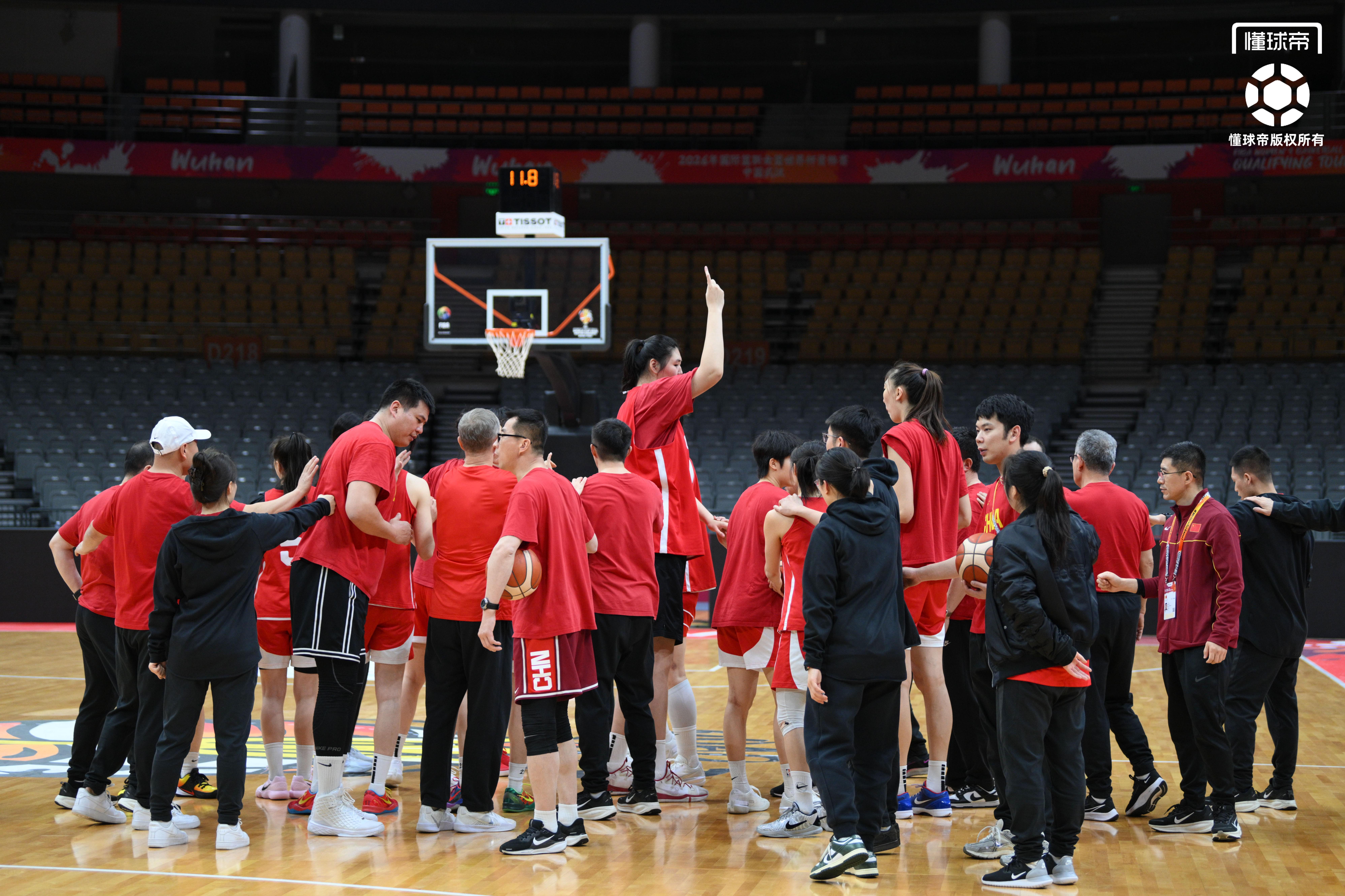 BetVictor伟德-中国女篮世预赛最后一练，王治郅到场观看&amp;amp;全队精神饱满